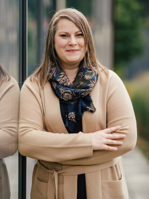 Porträt von Carina Skoff, Leitung Lohnverrechnung bei der Südsteirischen Steuerberatung